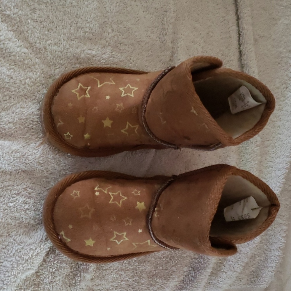 Boots - Picture 3 of 4